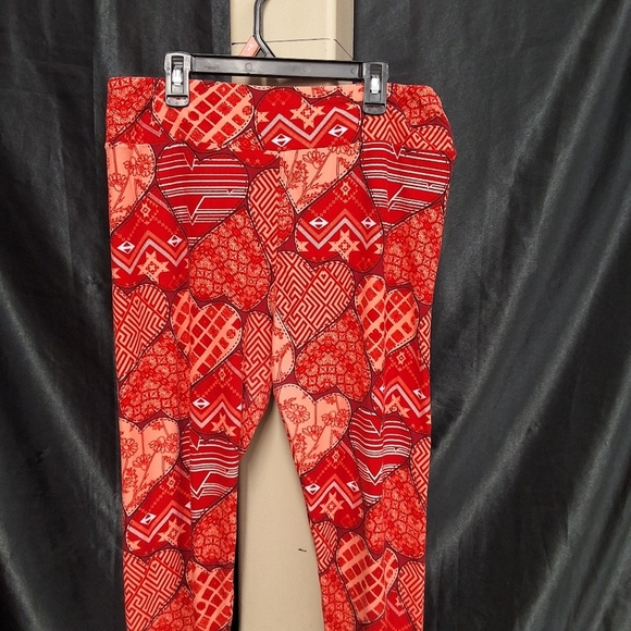 LuLaRoe Kids Leggings - Red and Pink Pattern - Picture 6 of 11